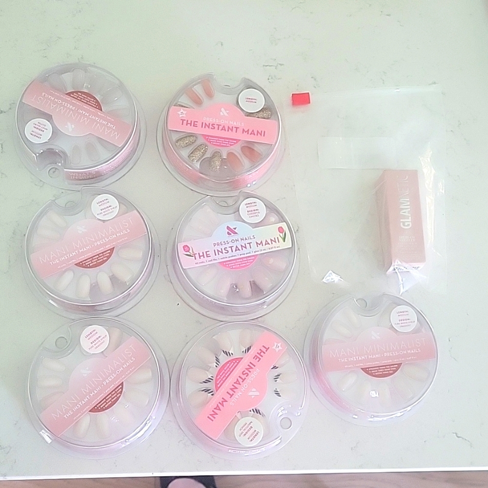 NEW Olive and June Nail lot of 7! Press ons! Minimalist nails